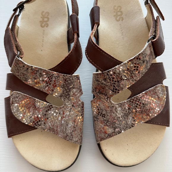 SAS sandals, Size 9M, reptile skin print - Picture 1 of 10